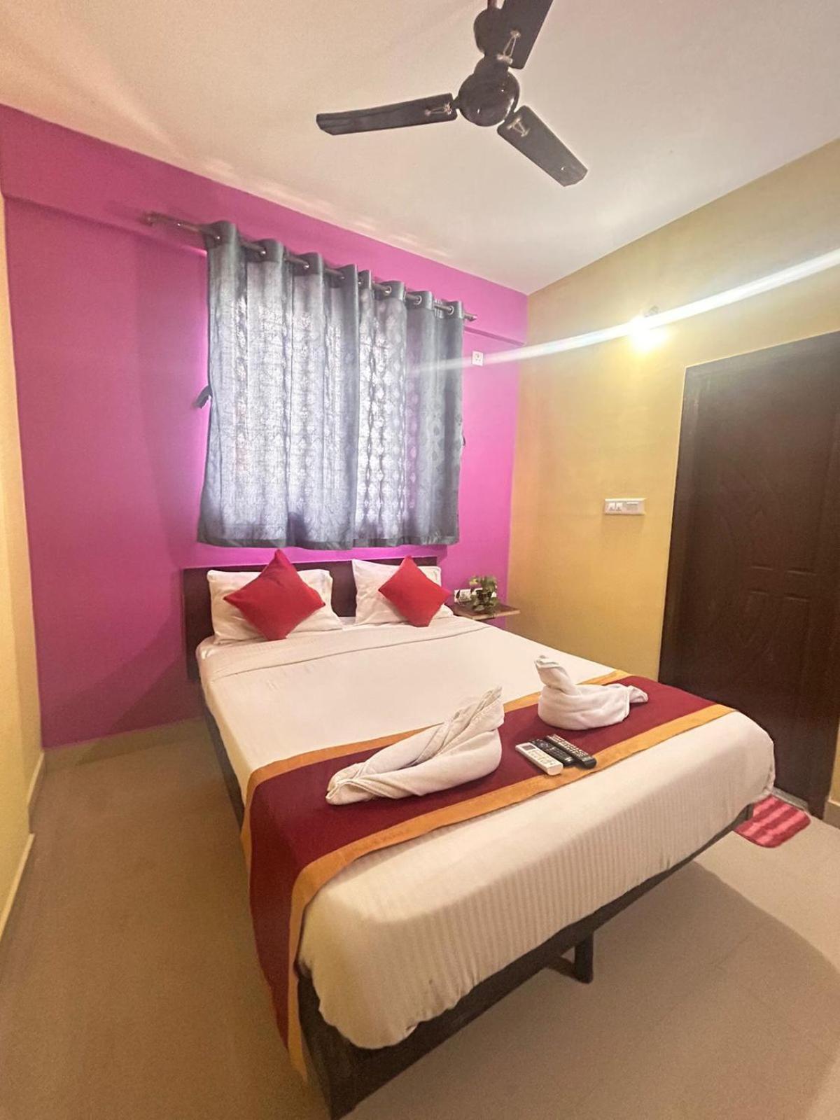 Hotel Prakrathi Residency Bangalore Esterno foto